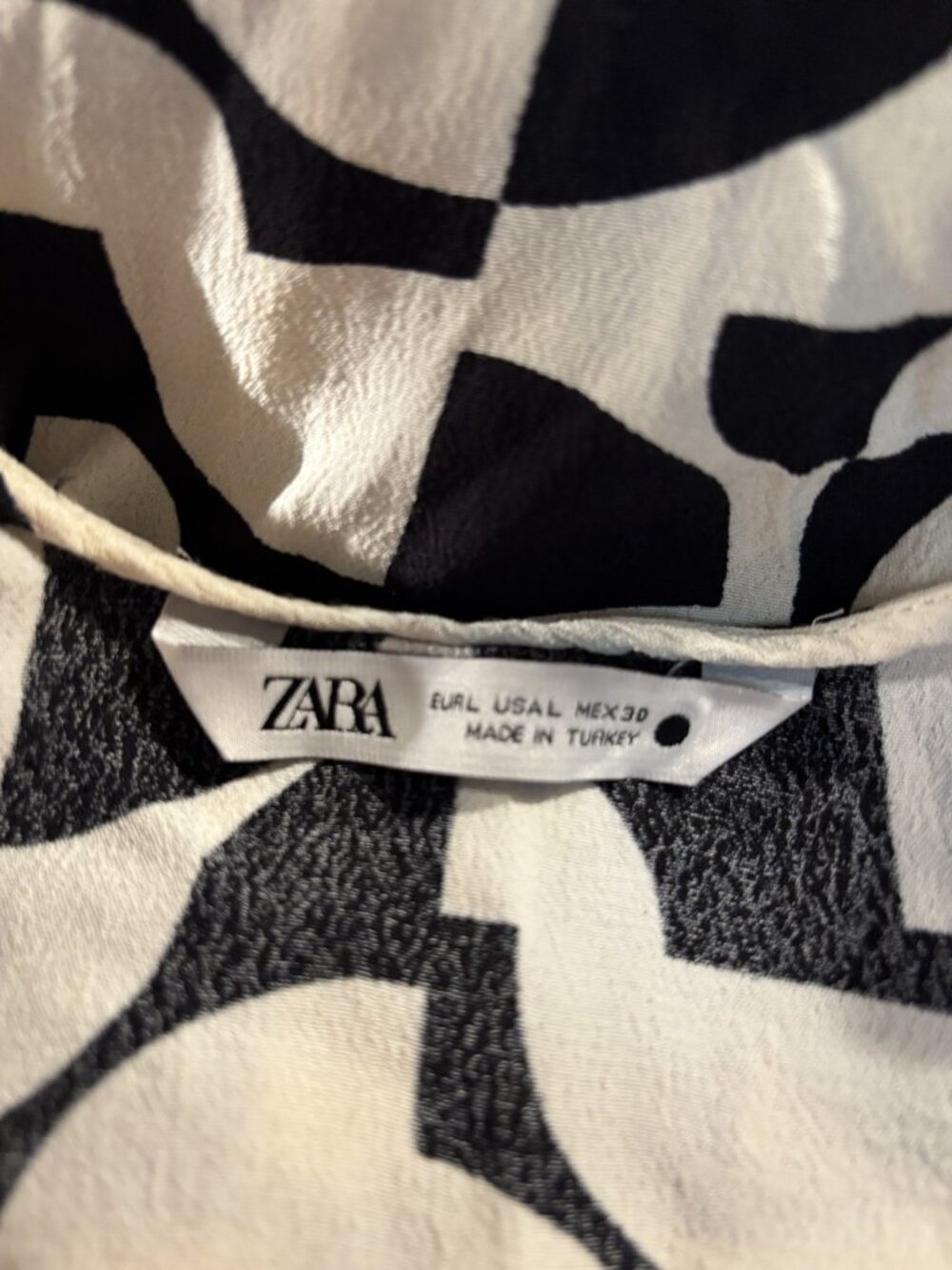 Zara Black Cream Abstract Print Button Front Midi Dress size L Tie Waist - Picture 3 of 3